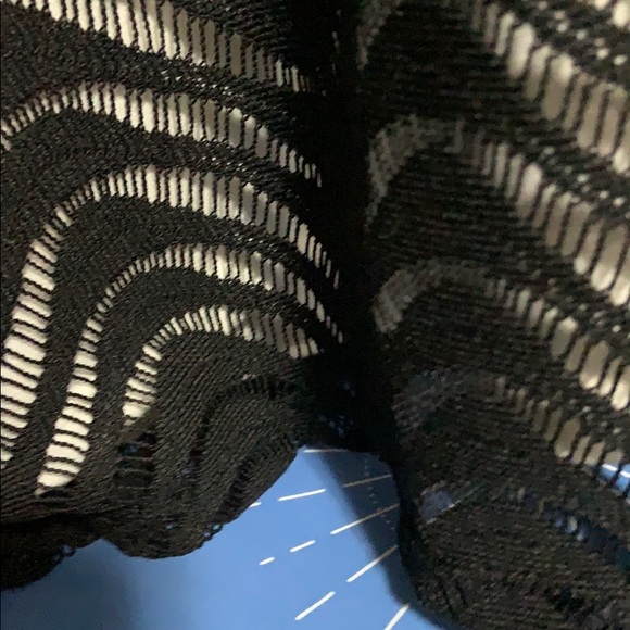 New Direction  black and white blouse size M - Picture 7 of 8